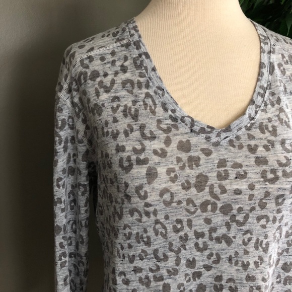 Rails Sami Heather Gray Leopard Print Top Linen S - Picture 13 of 16